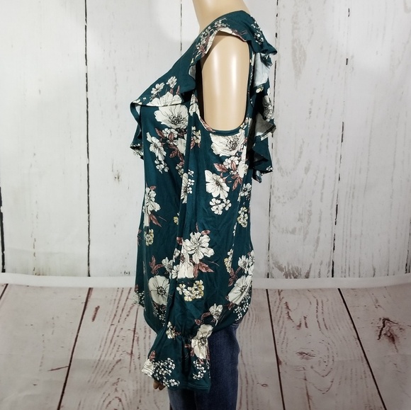 Floral Shoulder Cutout Blouse - Picture 5 of 8